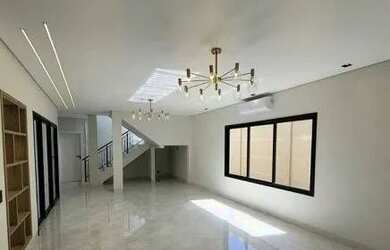 Imagem: A casa em condomínio para alugar possui 4 Dormitórios, 5 Banheiros