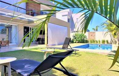 Imagem: A casa em condomínio possui 4 Dormitórios, 5 Banheiros, 5