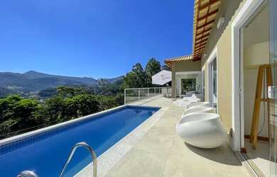 Imagem: A casa em condomínio possui 3 Dormitórios, 4 Banheiros e 280m²