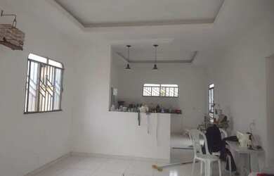 Imagem: A casa possui 2 Dormitórios, 1 Banheiro, 3 Vagas na garagem