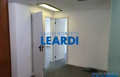 Imagem: O depósito possui 1 Vaga na garagem e 38m² de Área e está