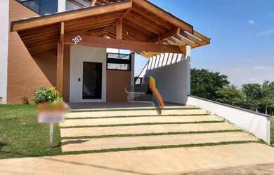 Imagem: A casa em condomínio possui 3 Dormitórios, 2 Banheiros, 203m²