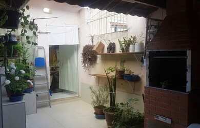 Imagem: A casa em condomínio possui 2 Dormitórios, 2 Banheiros, 1