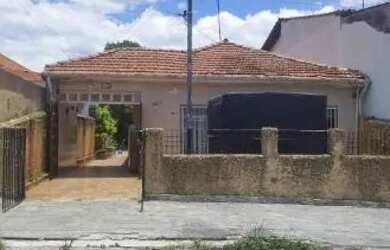 Imagem: O terreno possui 450m² de Área e está localizado em Vila