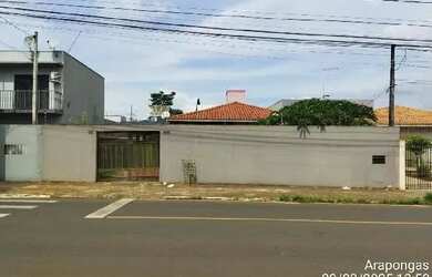 Imagem: A casa possui 1 Dormitório, 1 Banheiro, 375m² de Área e