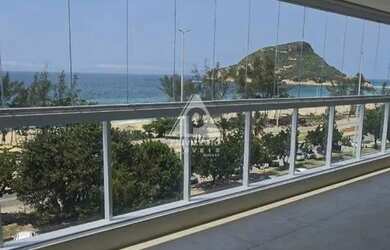 Imagem: O apartamento possui 3 Dormitórios, 4 Banheiros, 3 Vagas na