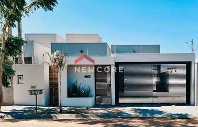 Imagem: A casa possui 2 Dormitórios, 2 Banheiros, 1 Vaga na garagem