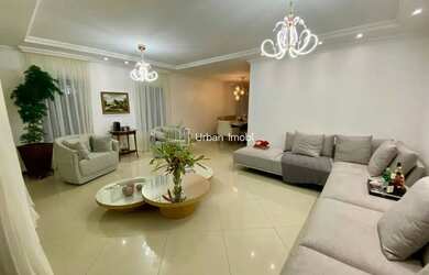 Imagem: A casa para alugar possui 4 Dormitórios, 2 Banheiros, 5 Vagas