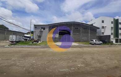 Imagem: O depósito possui 4 Vagas na garagem, 900m² de Área e está