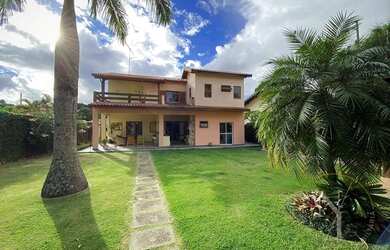 Imagem: A casa em condomínio possui 4 Dormitórios, 5 Banheiros, 4