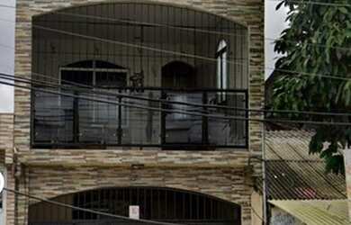 Imagem: A casa possui 2 Dormitórios, 2 Banheiros, 1 Vaga na garagem