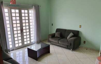 Imagem: A casa possui 5 Dormitórios, 5 Banheiros, 353m² de Área e