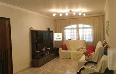 Imagem: A casa possui 3 Dormitórios, 2 Banheiros, 4 Vagas na garagem