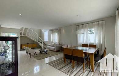 Imagem: A casa em condomínio possui 4 Dormitórios, 5 Banheiros, 4