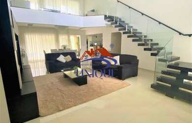 Imagem: A casa em condomínio possui 4 Dormitórios, 5 Banheiros, 5