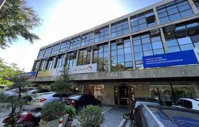 Imagem: O depósito possui 1 Vaga na garagem, 24m² de Área e está