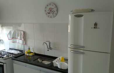 Imagem: O apartamento possui 2 Dormitórios, 1 Banheiro, 1 Vaga na garagem