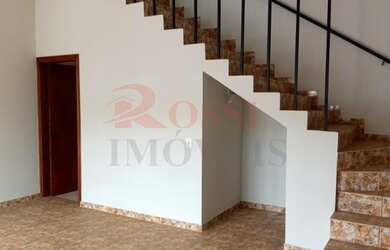 Imagem: O depósito possui 2 Vagas na garagem, 300m² de Área e está