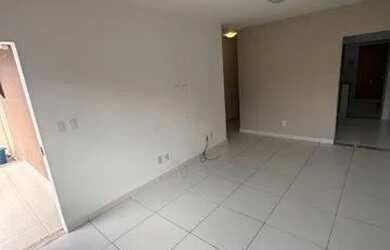 Imagem: A casa em condomínio possui 3 Dormitórios, 1 Banheiro, 3 Vagas