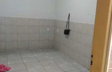 Imagem: A casa possui 1 Dormitório, 1 Banheiro, 30m² de Área e está