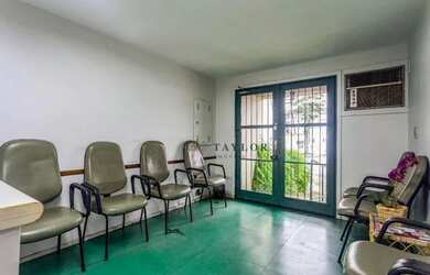 Imagem: O depósito possui 5 Vagas na garagem, 350m² de Área e está