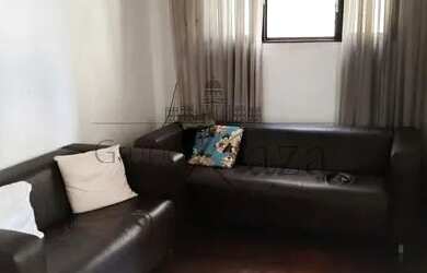 Imagem: A casa possui 5 Dormitórios, 5 Banheiros, 4 Vagas na garagem