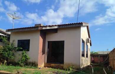 Imagem: A casa possui 2 Dormitórios, 2 Banheiros, 1 Vaga na garagem