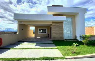 Imagem: A casa em condomínio possui 3 Dormitórios, 2 Banheiros, 4