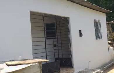 Imagem: A casa possui 2 Dormitórios, 1 Banheiro e está localizado