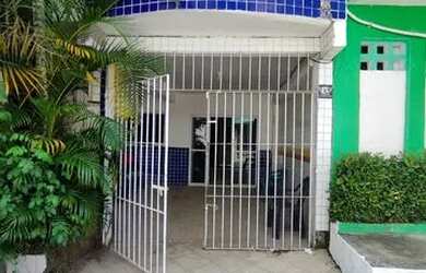 Imagem: A casa possui 3 Dormitórios, 1 Banheiro, 60m² de Área e