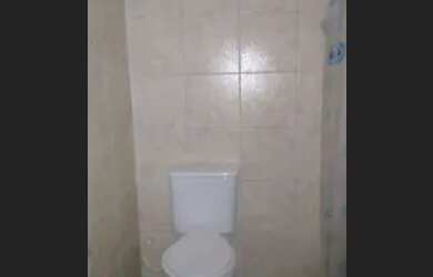 Imagem: A casa possui 1 Dormitório e 1 Banheiro e está localizado