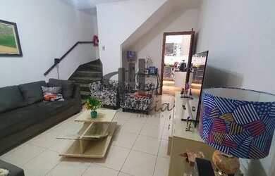 Imagem: A casa possui 2 Dormitórios, 2 Banheiros, 4 Vagas na garagem