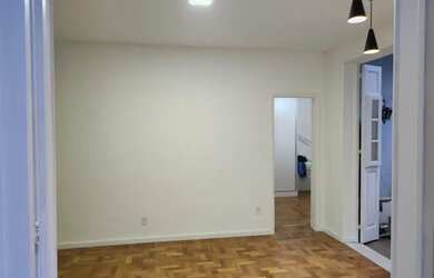 Imagem: O apartamento possui 3 Dormitórios, 2 Banheiros e 87m² de