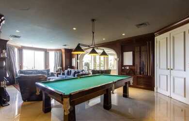 Imagem 16: Casa em Santa Tereza. Piscina, Churrasqueira, Guarda roupaeLareira