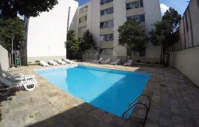 Imagem: O apartamento possui 2 Dormitórios, 1 Banheiro, 1 Vaga na garagem