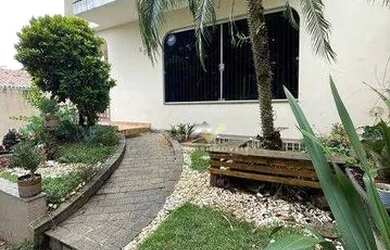 Imagem: A casa possui 3 Dormitórios, 3 Banheiros, 189m² de Área e