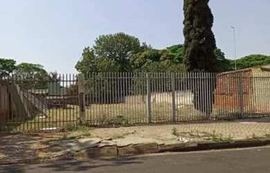 Imagem: O terreno possui 809m² de Área e está localizado em Zona