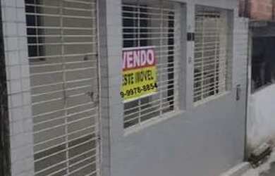 Imagem: A casa possui 2 Dormitórios, 1 Banheiro e está localizado