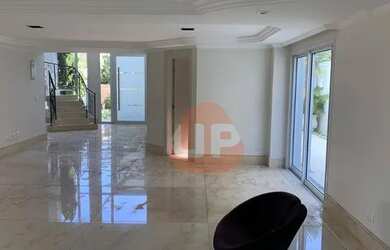 Imagem: A casa em condomínio possui 4 Dormitórios, 5 Banheiros, 5