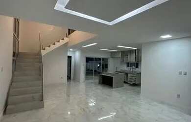 Imagem: A casa possui 4 Dormitórios, 3 Banheiros, 4 Vagas na garagem