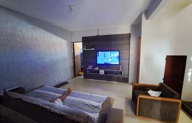 Imagem 8: Belo sobrado localizado na QD 805 fundo com supermercados Euro