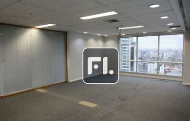 Imagem: O depósito possui 5 Vagas na garagem, 303m² de Área e está