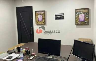 Imagem: O depósito possui 1 Vaga na garagem e 65m² de Área e está