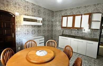 Imagem 2: Imóvel para venda possui 250 metros quadrados com 2 quartos em Centro...