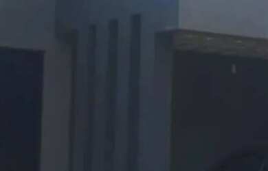 Imagem: A casa em condomínio possui 4 Dormitórios e está localizado