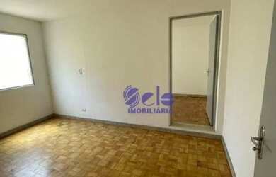 Imagem: O apartamento possui 3 Dormitórios, 1 Banheiro, 1 Vaga na garagem