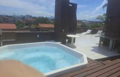 Imagem 5: Casa de veraneio. Churrasqueira, Acomodam 12 pessoas, 4 Vagas na garageme4...