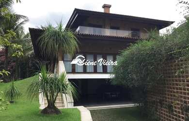 Imagem: A casa em condomínio possui 4 Dormitórios, 5 Banheiros, 5