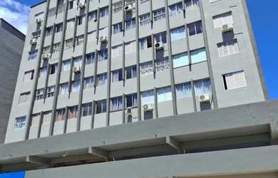 Imagem: O apartamento possui 1 Dormitório, 1 Banheiro, 1 Vaga na garagem