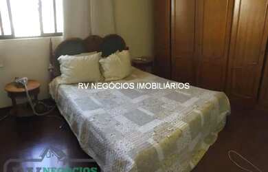 Imagem: A casa em condomínio à venda possui 5 Dormitórios, 3 Banheiros